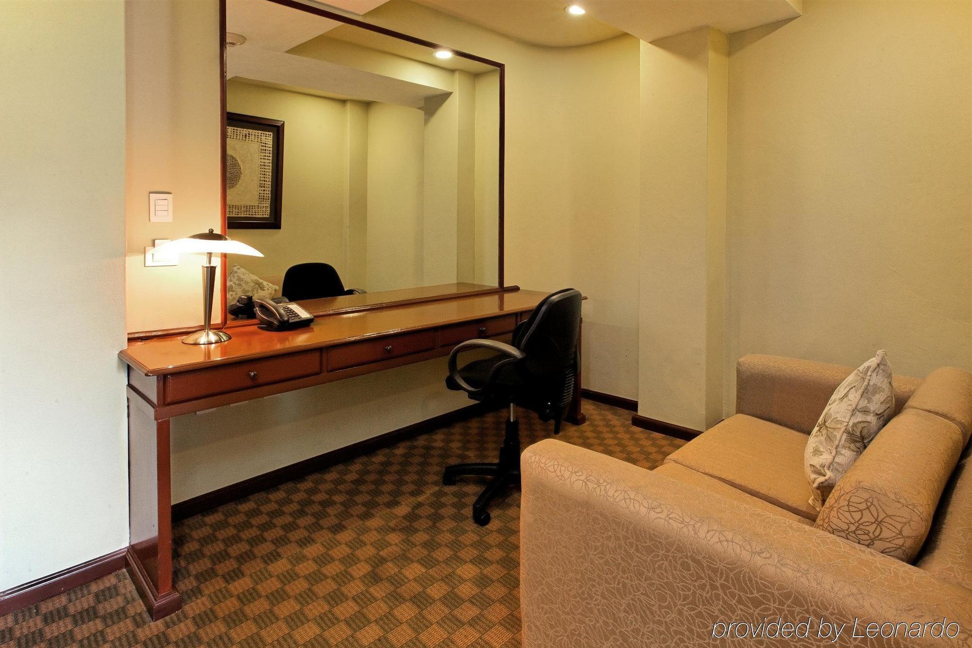 Holiday Inn & Suites Mexico Zona Reforma By Ihg Номер фото